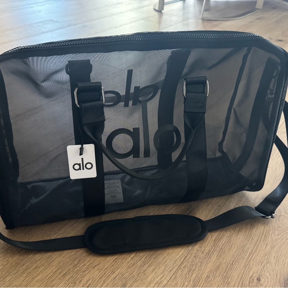 NWT ALO YOGA Sheer Duffle Bag Col:black  $228 - Picture 5 of 9
